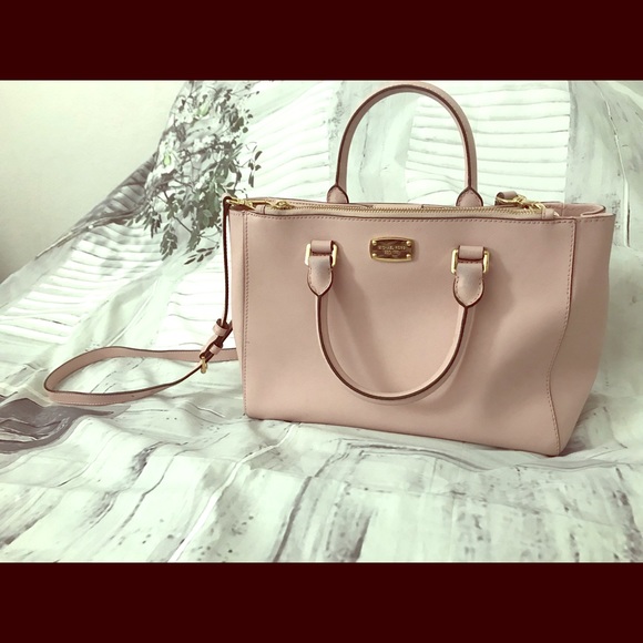 Michael Kors Handbags - 💗 Baby Pink MK Bag 💕